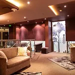 Earth & People Hotel & Spa - Free Parking & Swimming Pool