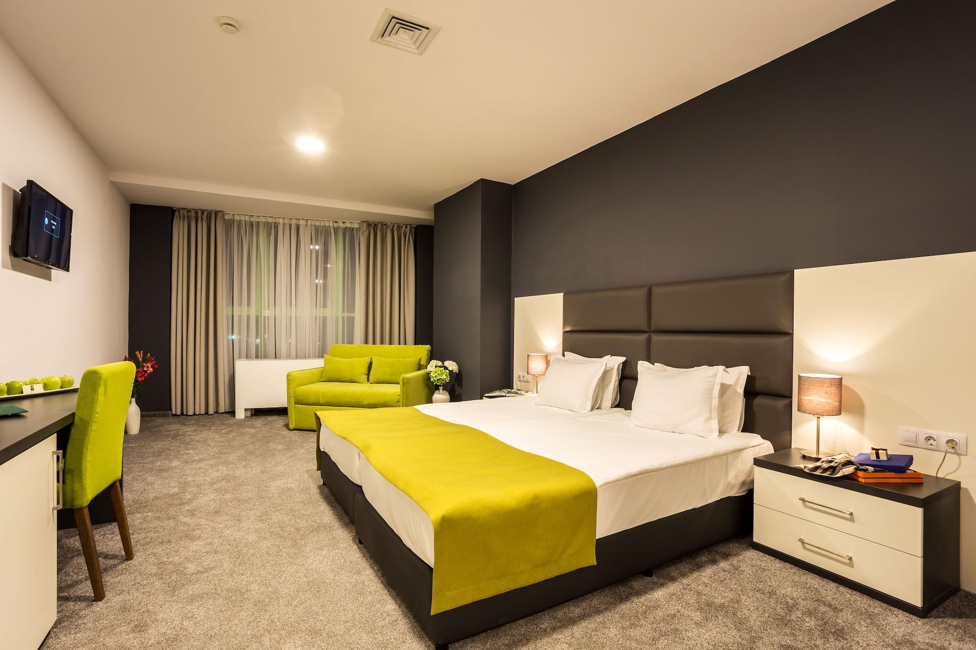 Hotel Earth & People & - Free Parking & Swimming Pool