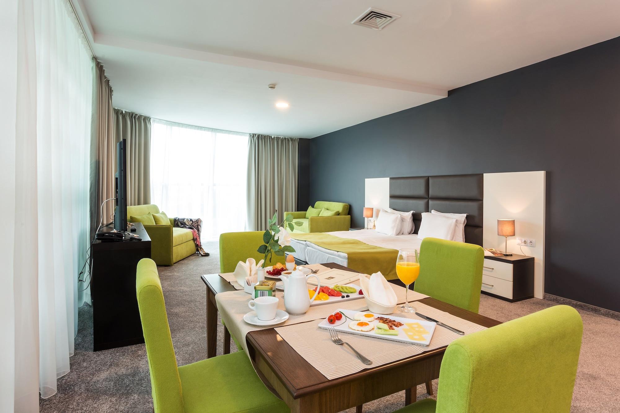 Earth & People & - Free Parking & Swimming Pool Hotel Sofía