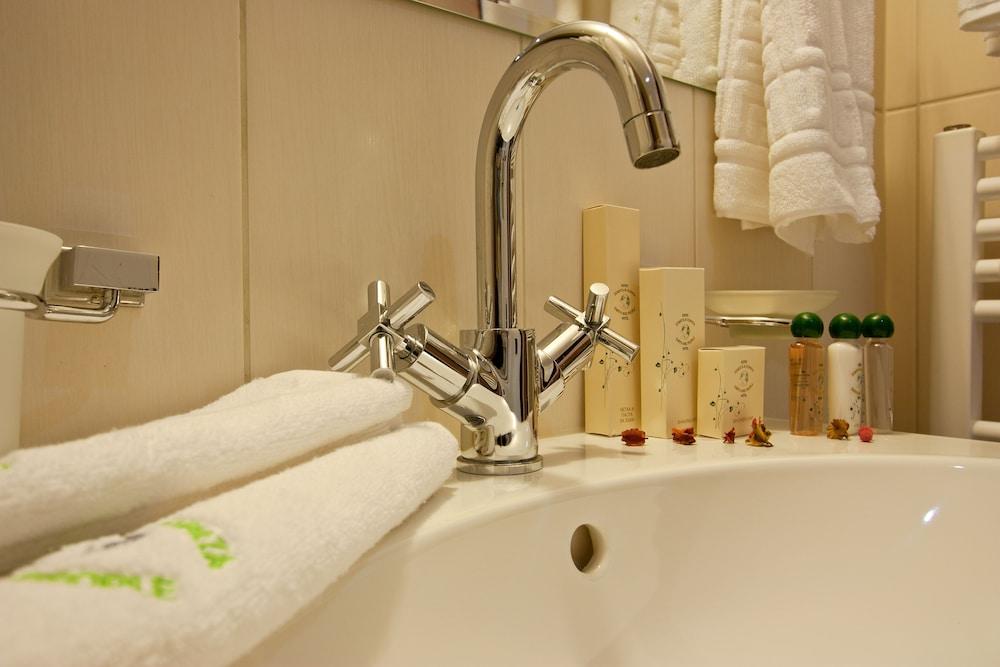 Hotel Earth & People & - Free Parking & Swimming Pool Sofia