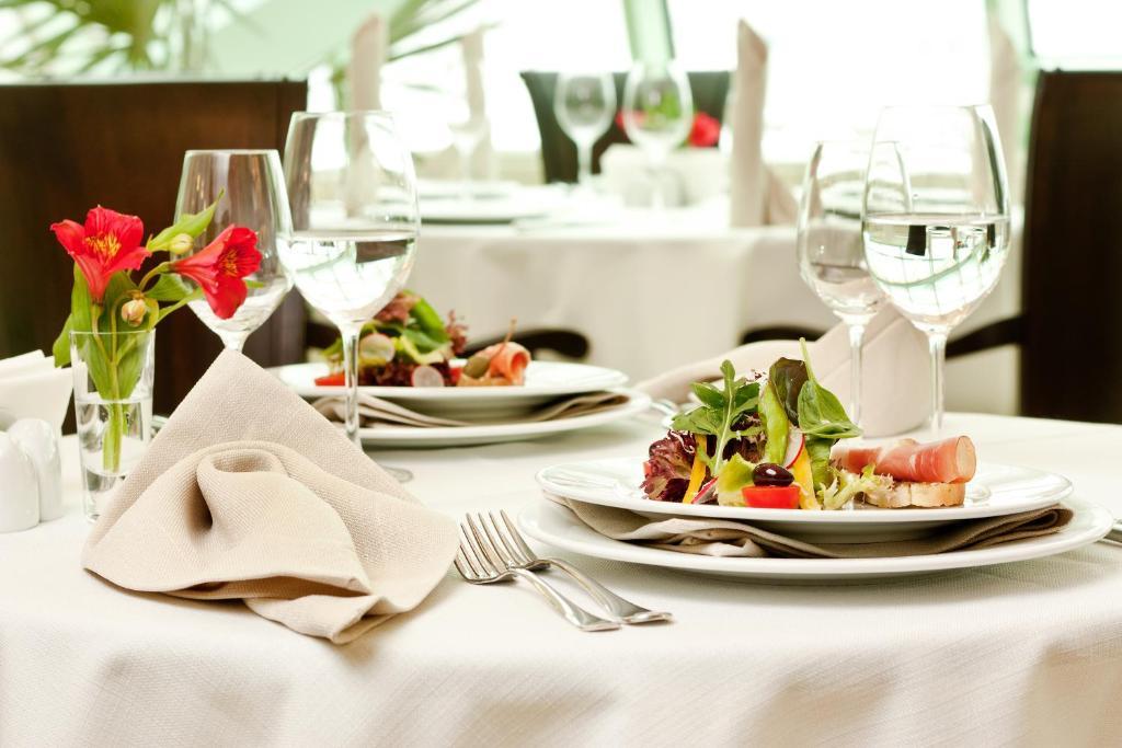 Earth & People & - Free Parking & Swimming Pool Hotel Sofia
